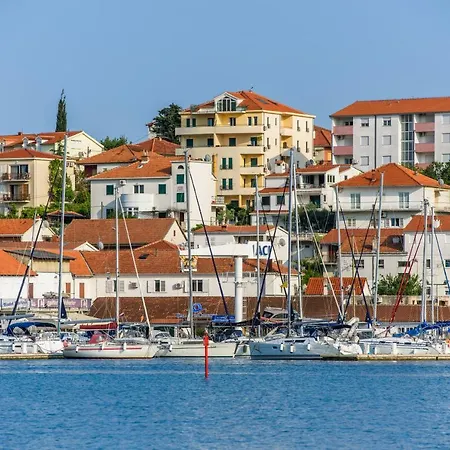 Apartment Trogir City شقة تروغير